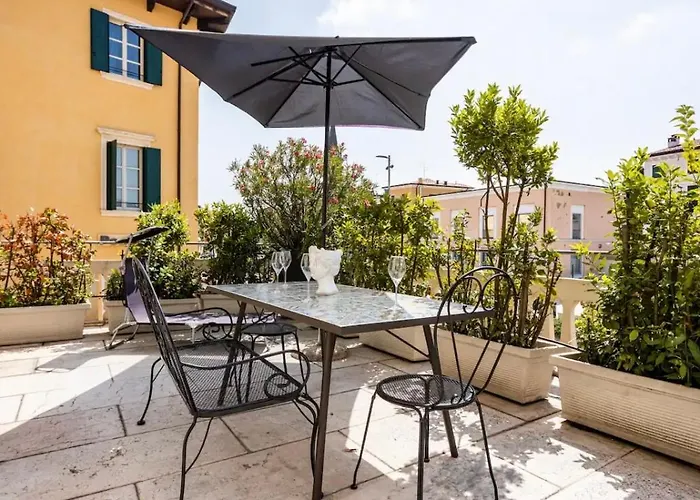 Juliet\'S Green Terrace Free Park